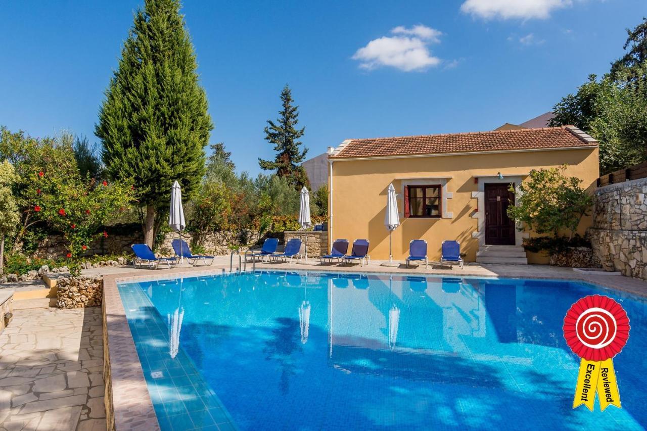 Heliopetra independant studios -village close to beaches -sharing a large pool Koprana Exterior foto